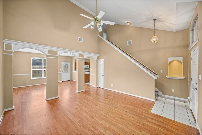 Building Photo - 20007 Goldlake Dr