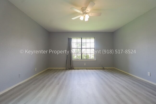 Building Photo - 4 Bed | 2 Bath in Broken Arrow!