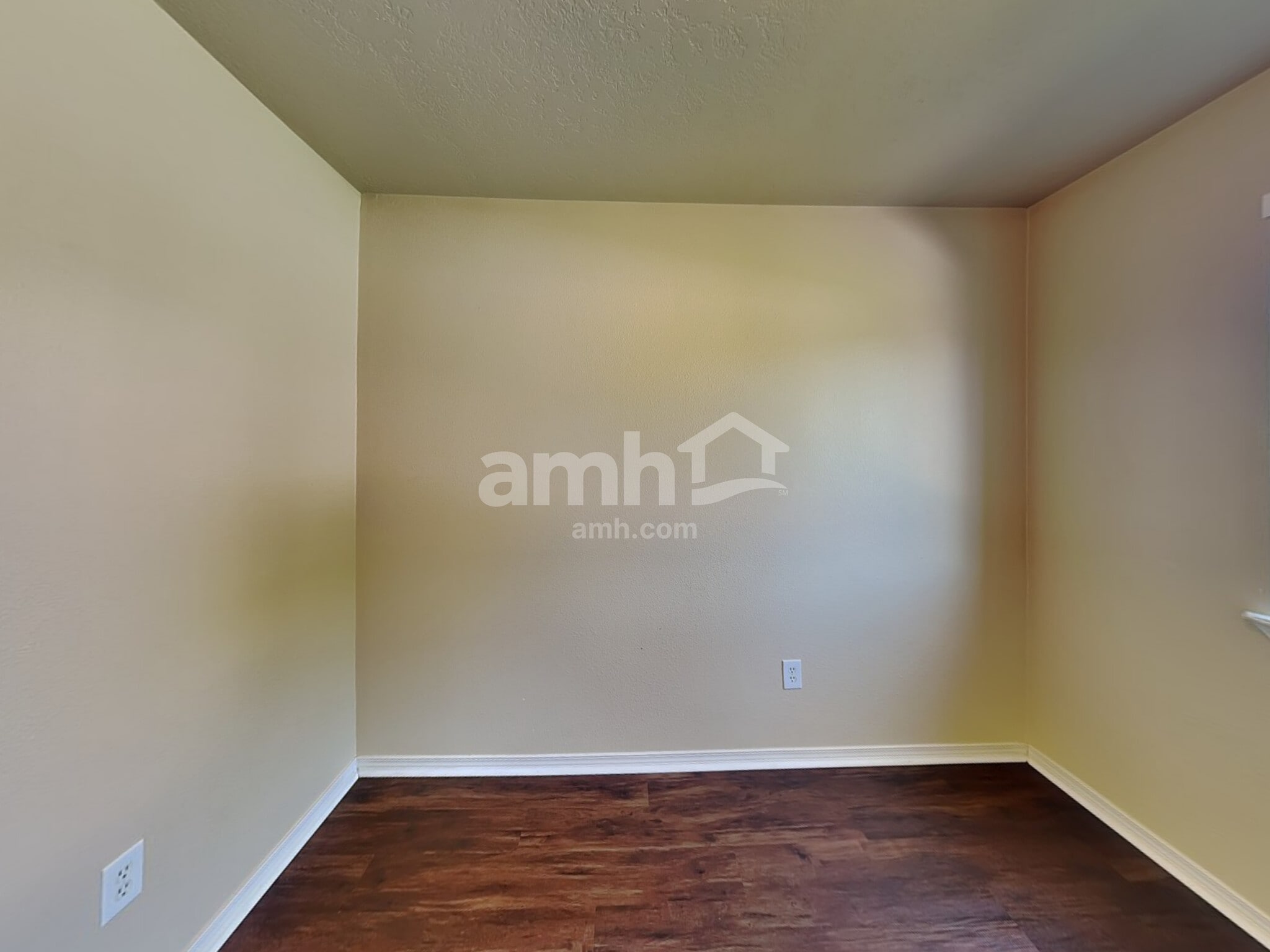 Building Photo - 19782 Amherst Ave