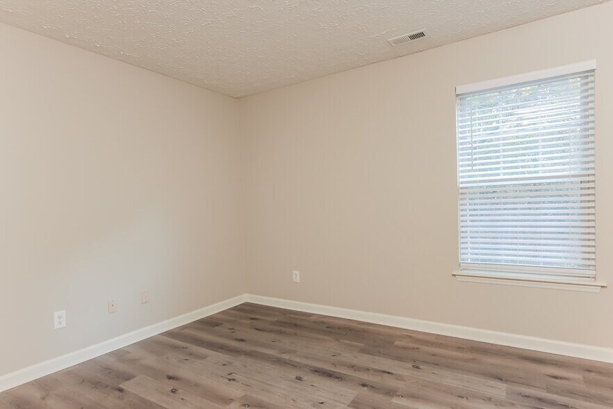 Building Photo - 5700 Brambleton Ave