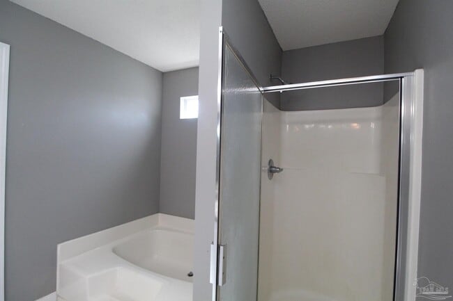 Building Photo - 2437 Gulf Breeze Ave