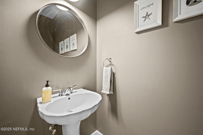 Building Photo - 2924 St Johns Blvd