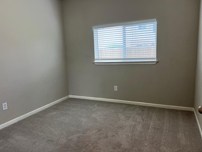 Building Photo - 3821 Armand Dr