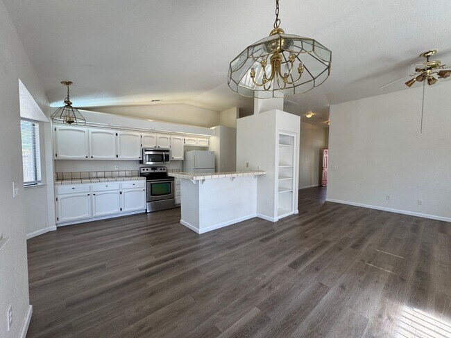 Building Photo - Three Bed, Two Bath Home with a Two Car Garage