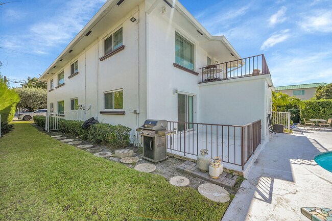 Building Photo - 1702 S Ocean Blvd
