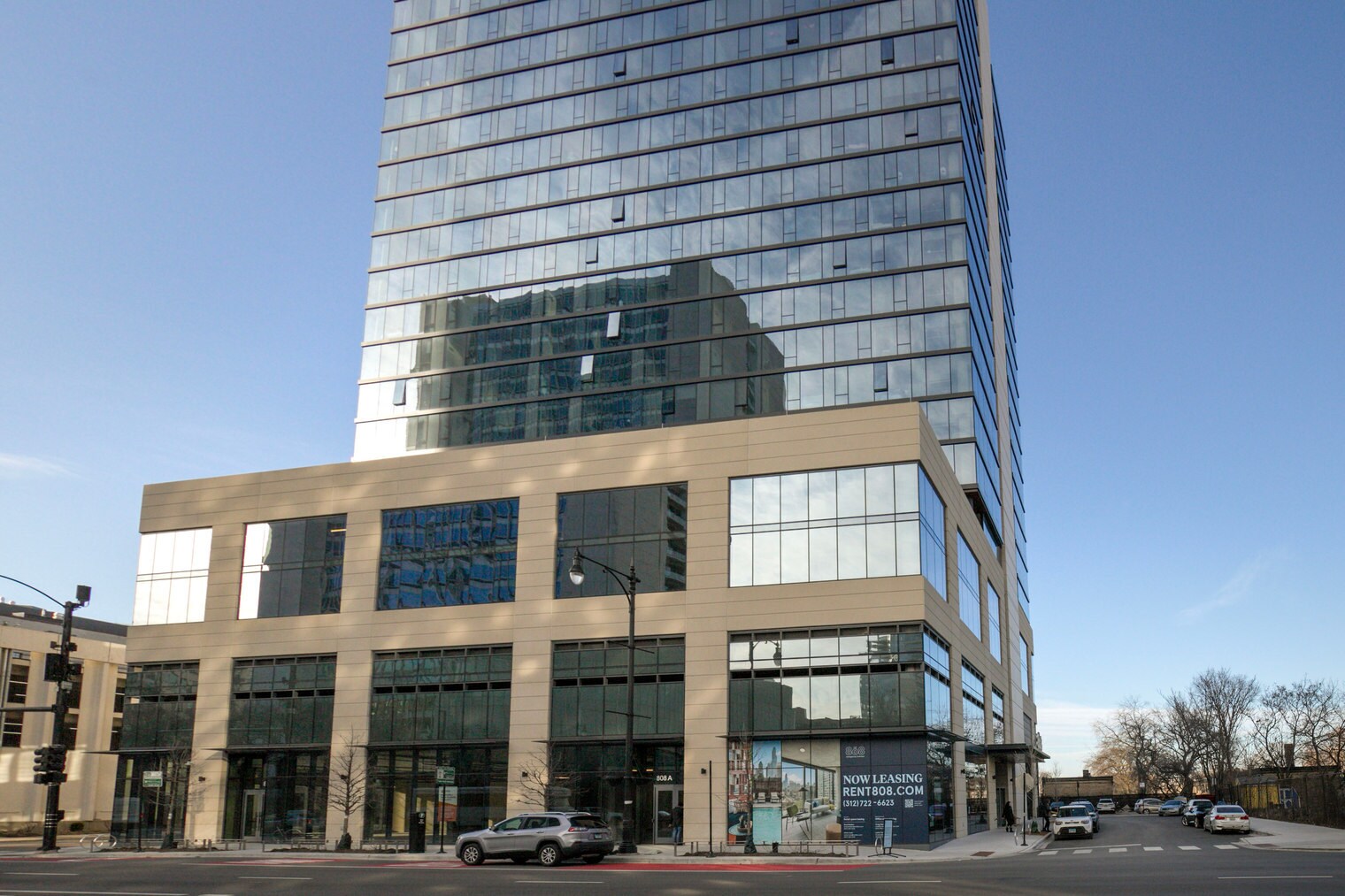 Building Photo - 460 W Chicago Ave