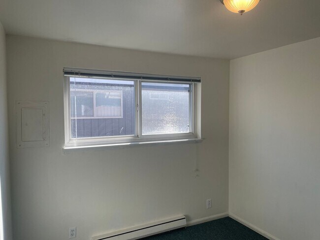 Building Photo - 32-4662