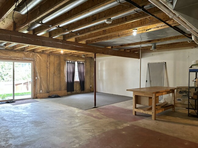 Building Photo - 3202 Quincy Ave