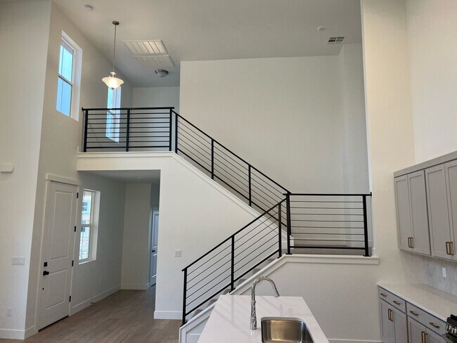 Building Photo - 5562 S Carnelian Pkwy