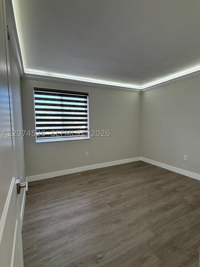 Building Photo - 12400 NW 11th Ln