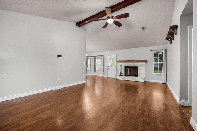 Building Photo - 202 Brittany Ln