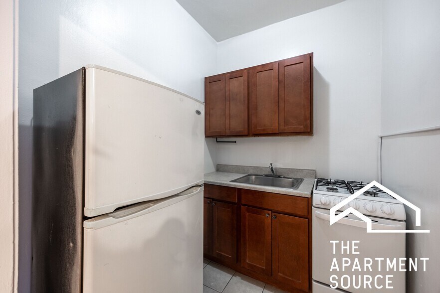Building Photo - 4851 N Damen Ave