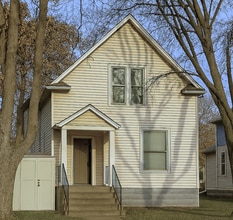 Building Photo - 2116 W Broadway Ave