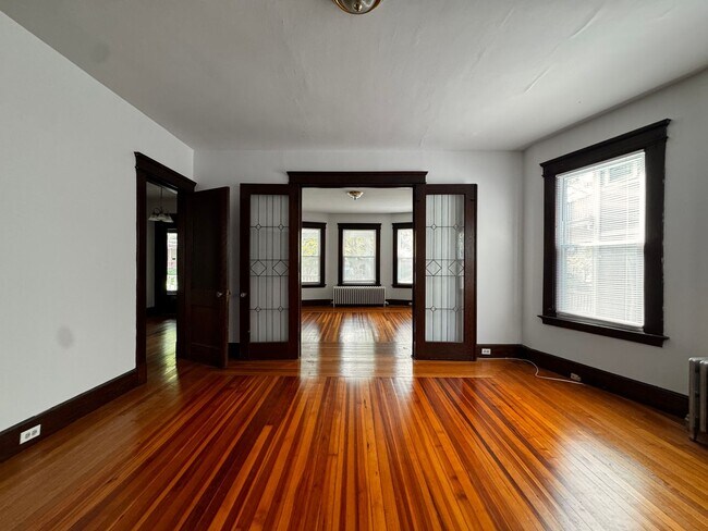 Building Photo - 126 Mansfield St