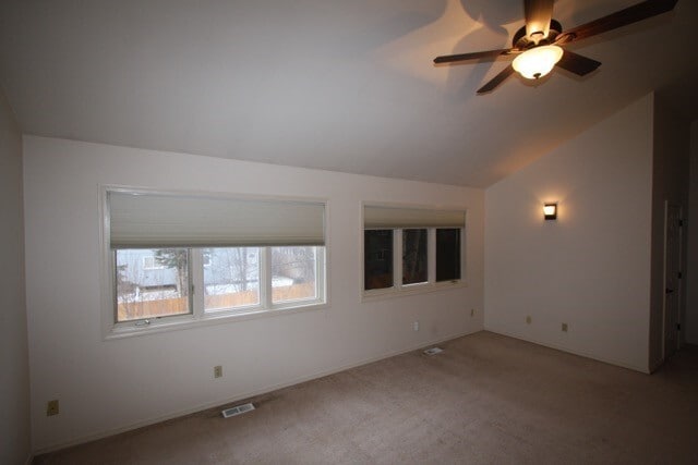 Building Photo - Large 3 Bedroom Updated Townhouse w/ Fence...