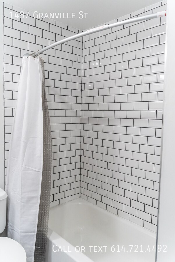 Building Photo - 1487 Granville St