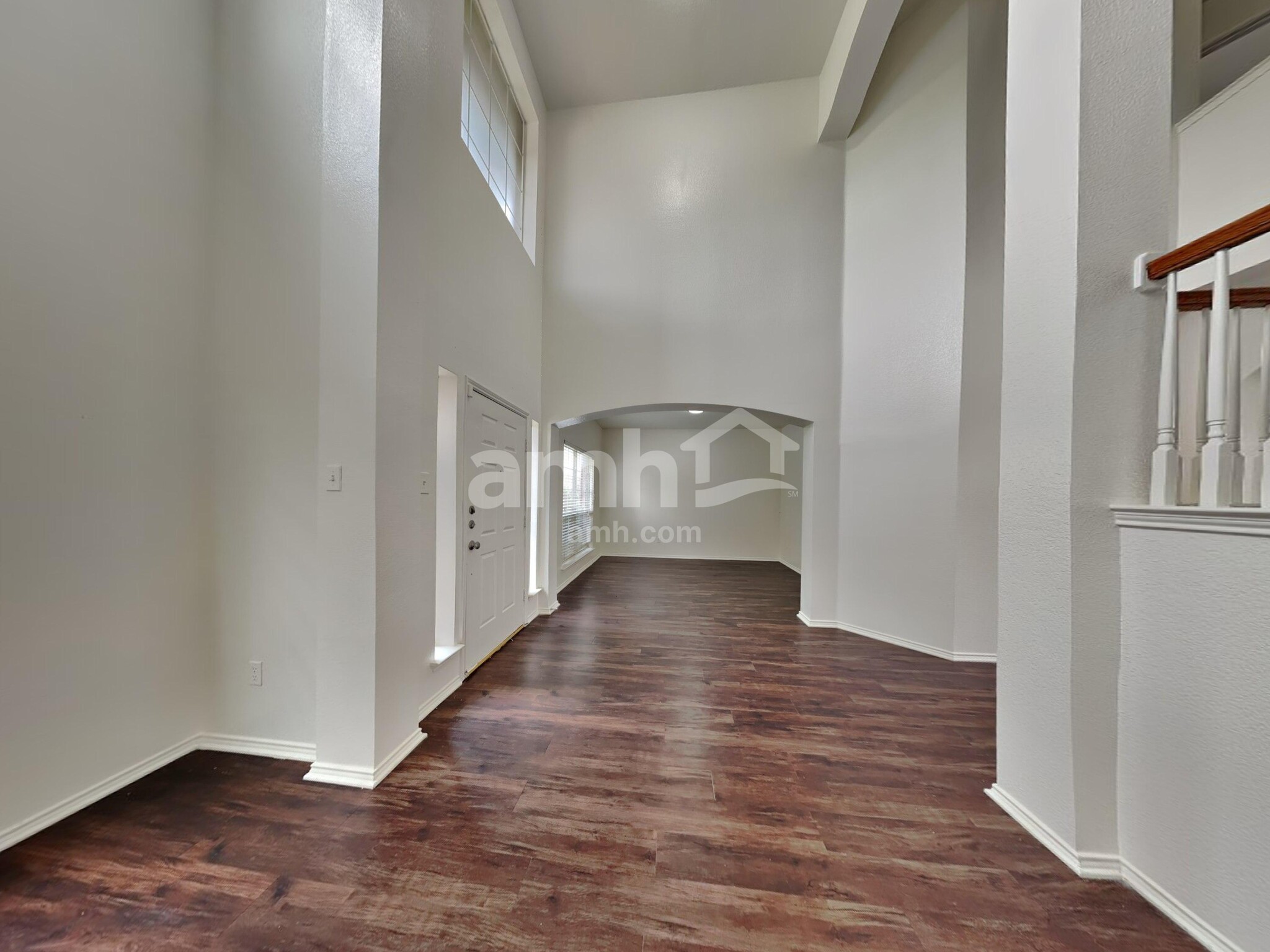 Building Photo - 4724 Ocean Dr