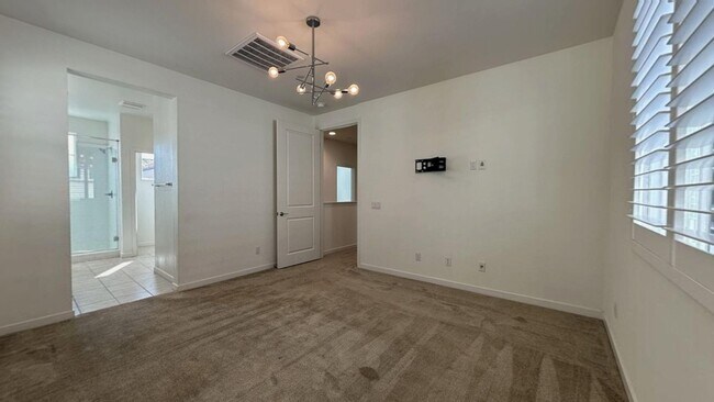 Building Photo - 26149 Park Ave