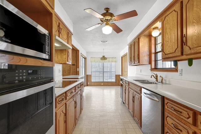 Building Photo - 924 W Kiowa Dr
