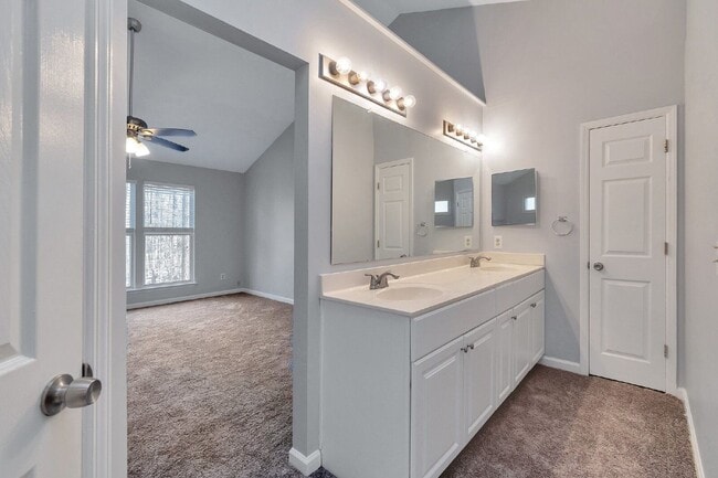 Building Photo - 4641 Hampton Chase