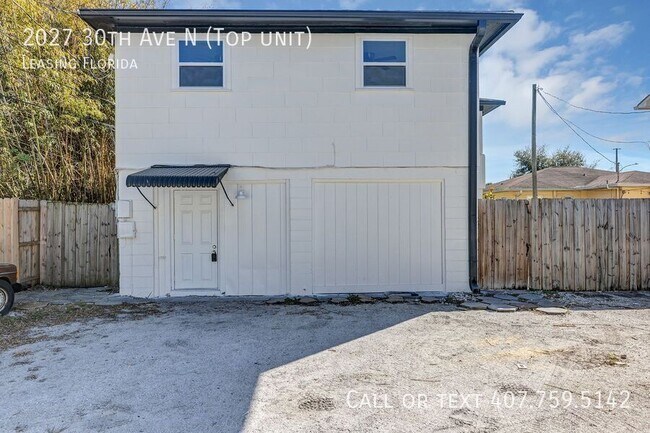 Building Photo - 2027 30th Ave N