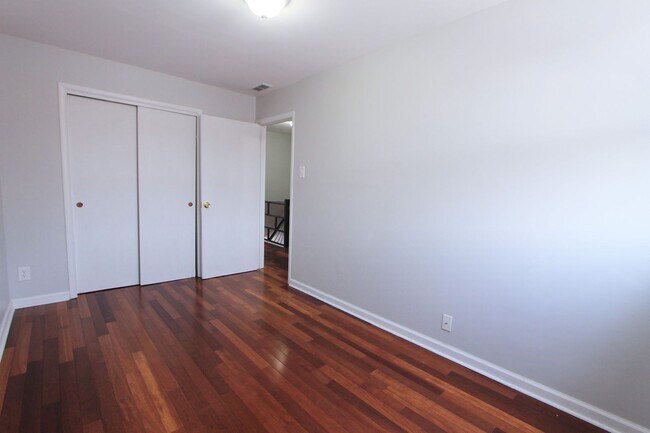 Building Photo - 8613 Gilbert St