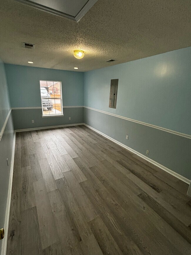 Building Photo - 728 Timber Ridge Trail