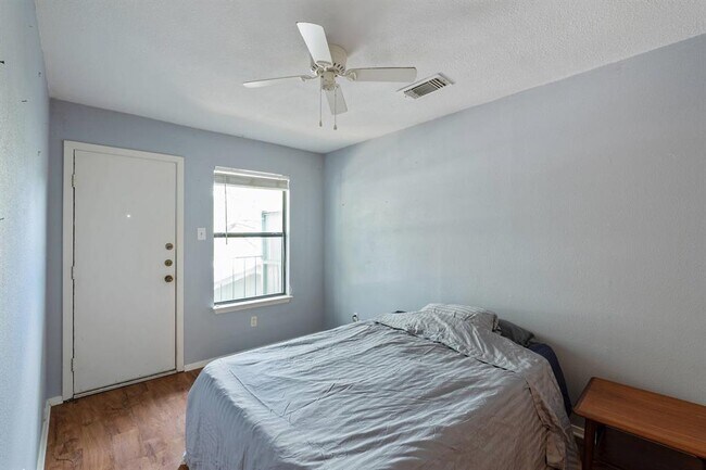 Building Photo - 20802 Bonanza St