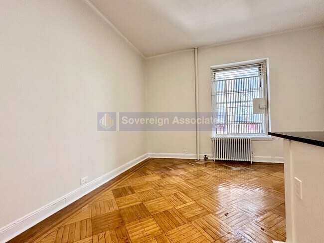 Building Photo - 328 W 83rd St