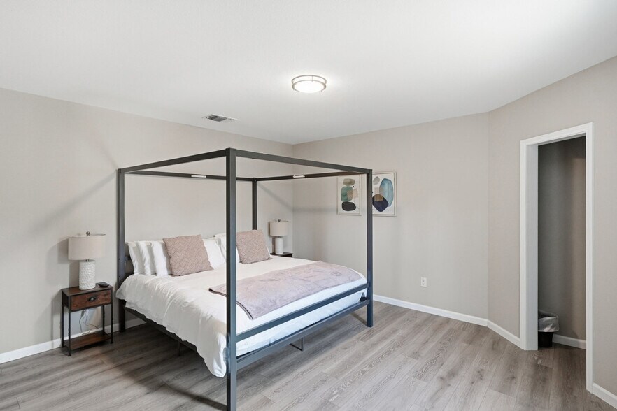 Building Photo - 830 Porter St