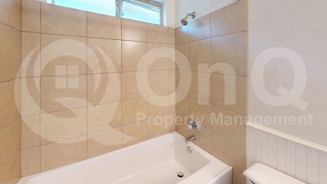 Building Photo - 205 Larkspur Dr