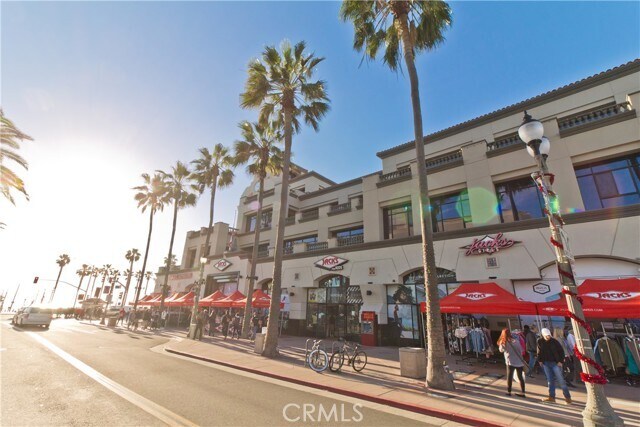 Building Photo - 206 Chicago Ave