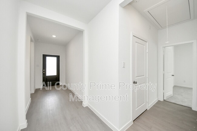 Building Photo - 3029 Avenida Sonoma Dr