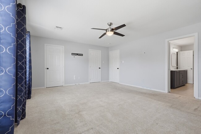Building Photo - 9419 Stonehouse Ln
