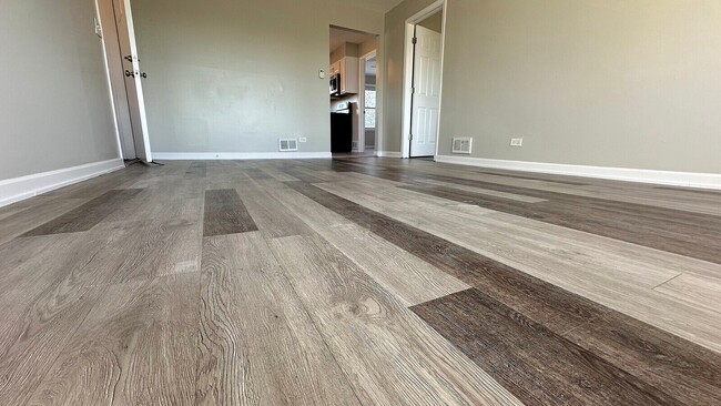 Building Photo - 1907 N 19th Ave