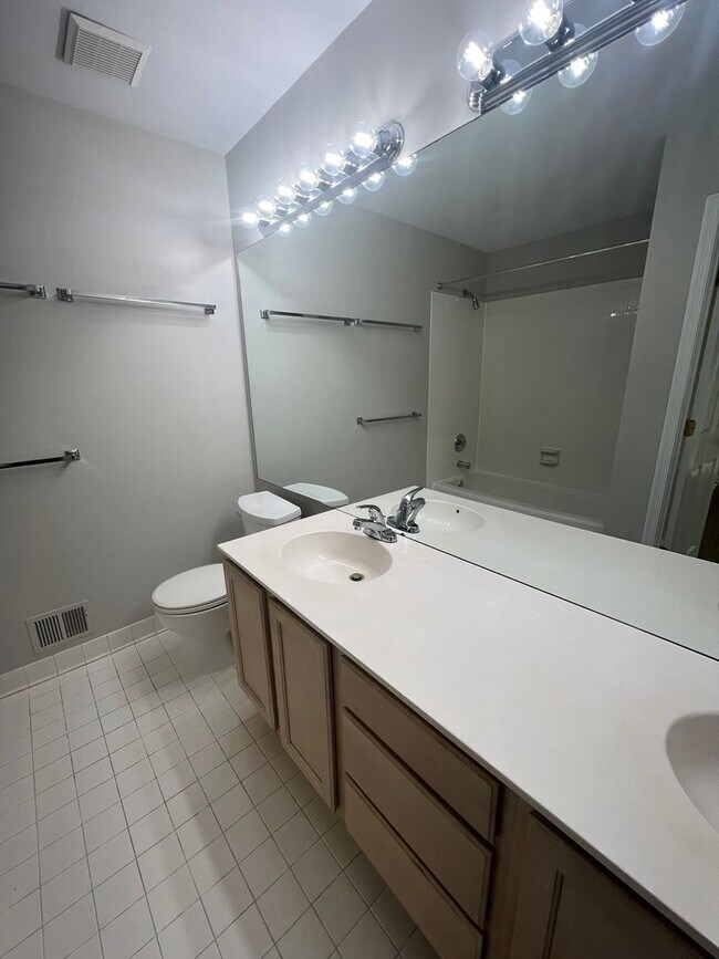 Building Photo - 5106 Observation Way