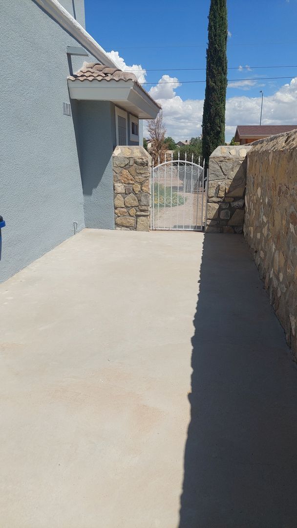 Building Photo - 3808 Tierra Allen Pl