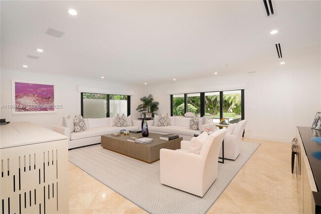 Building Photo - 7322 Vistalmar St