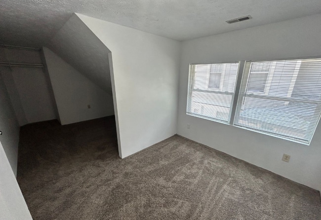 Building Photo - 312 E Mission Ave