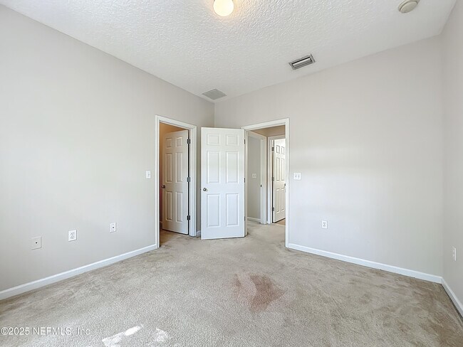 Building Photo - 5663 Greenland Rd