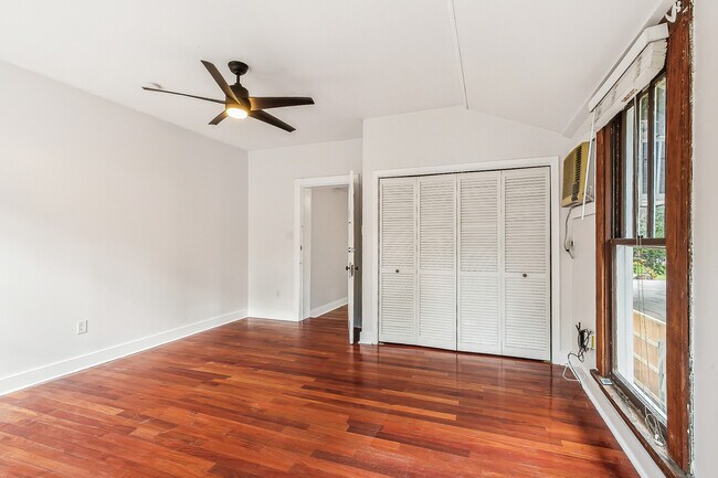 Building Photo - 2506 State St