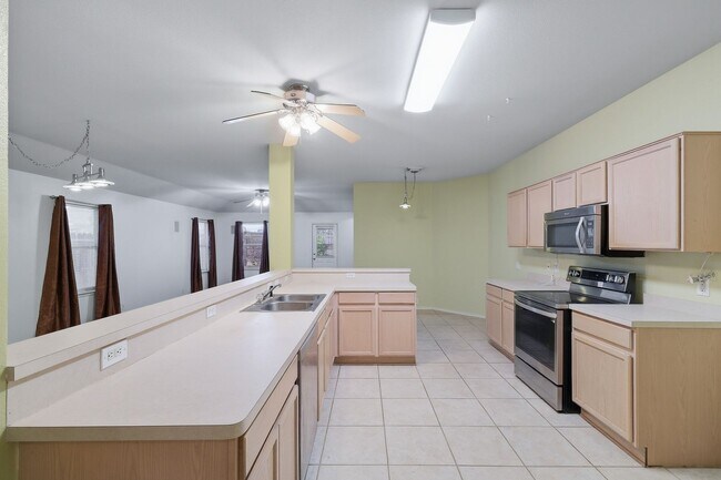 Building Photo - ***APPLICATION CURRENTLY UNDER REVIEW***Well-Maintained One-Story in Woodthorn Subdivision