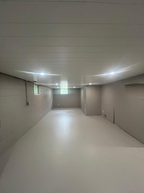 Building Photo - 2514 E 5th St