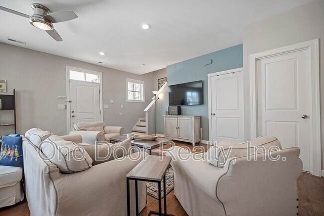 Building Photo - 805 Lafayette St