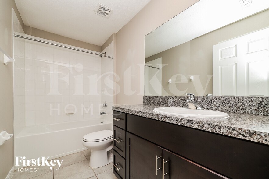Building Photo - 10512 Strawberry Tetra Dr