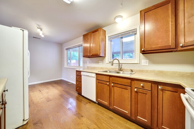 Building Photo - 1206 Westmoreland Rd