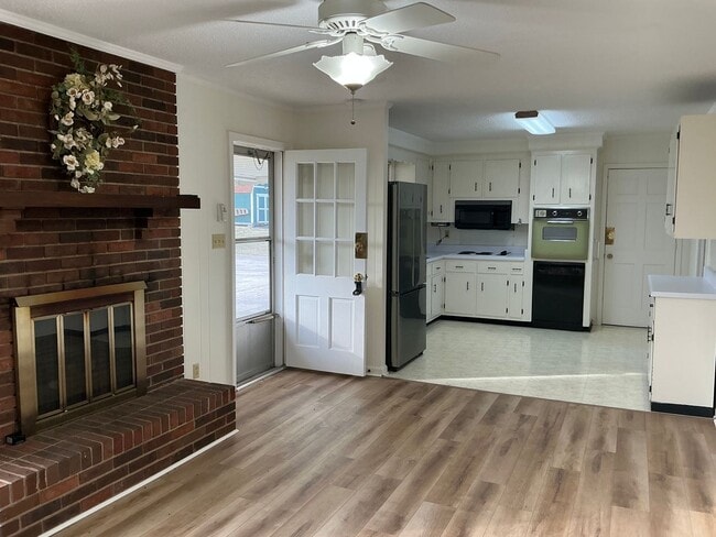 Building Photo - 476 Georgetown Rd