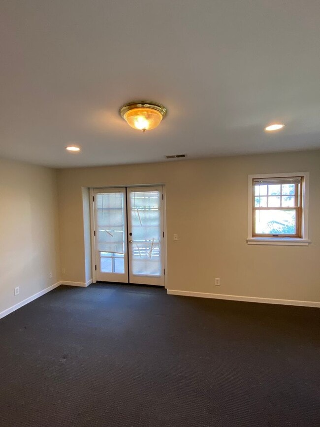 Building Photo - 6736 Sueno Rd
