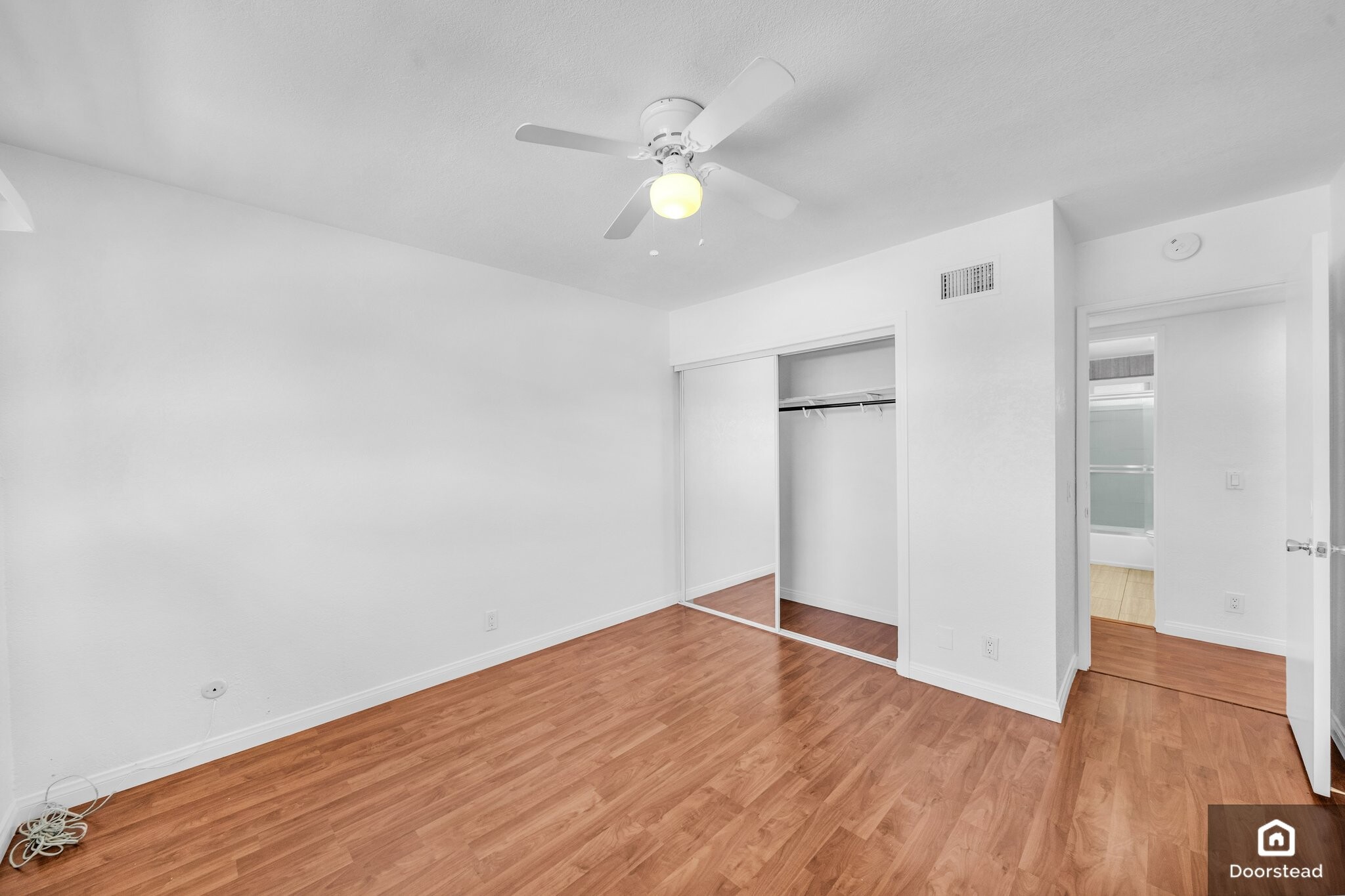 Building Photo - 4739 Larwin Ave