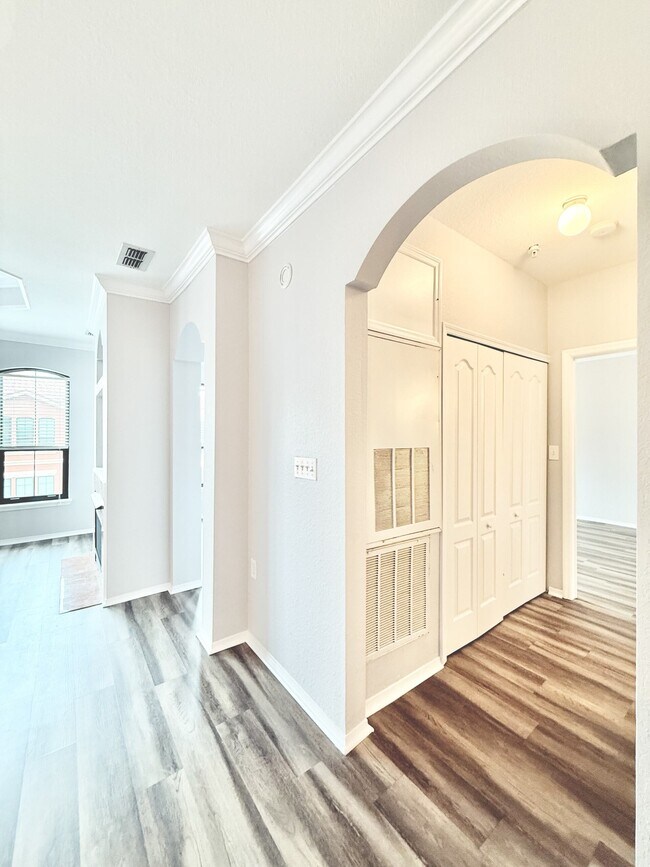 Building Photo - 2725 Via Cipriani